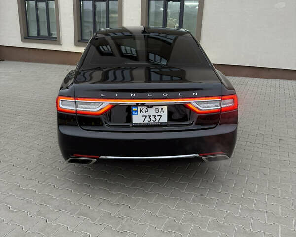 Черный Линкольн Континенталь, объемом двигателя 2.69 л и пробегом 167 тыс. км за 19800 $, фото 6 на Automoto.ua