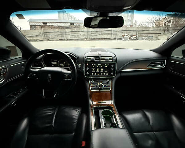 Черный Линкольн Континенталь, объемом двигателя 2.69 л и пробегом 167 тыс. км за 19800 $, фото 15 на Automoto.ua