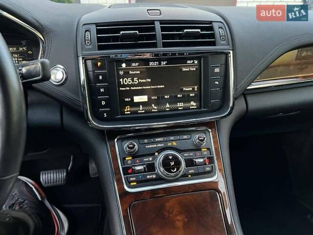 Чорний Лінкольн Континенталь, об'ємом двигуна 3.73 л та пробігом 59 тис. км за 18900 $, фото 14 на Automoto.ua