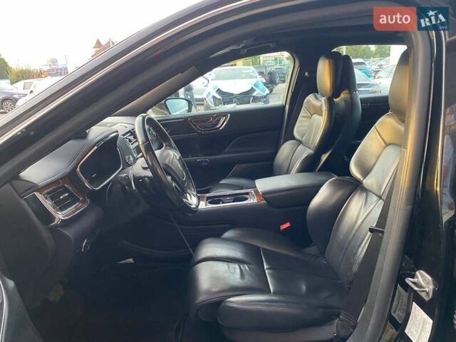 Черный Линкольн Континенталь, объемом двигателя 2.96 л и пробегом 79 тыс. км за 12800 $, фото 12 на Automoto.ua