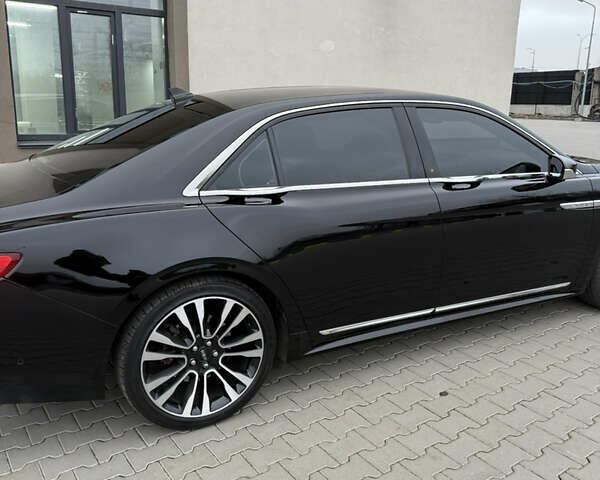 Черный Линкольн Континенталь, объемом двигателя 2.69 л и пробегом 167 тыс. км за 19800 $, фото 8 на Automoto.ua