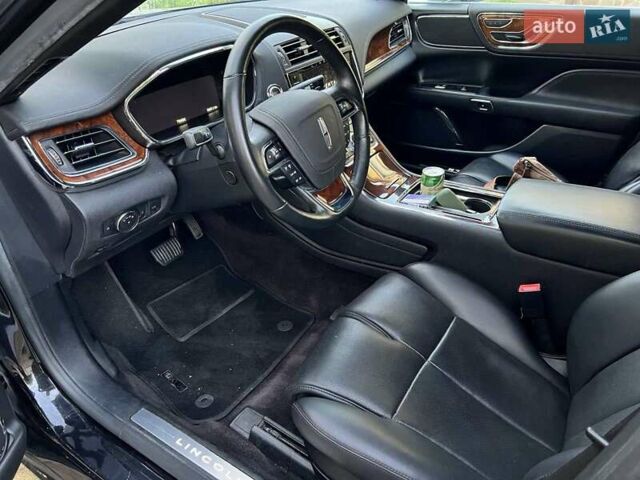 Чорний Лінкольн Континенталь, об'ємом двигуна 3.73 л та пробігом 59 тис. км за 18900 $, фото 8 на Automoto.ua