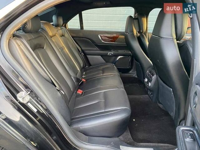 Черный Линкольн Континенталь, объемом двигателя 2.96 л и пробегом 79 тыс. км за 12800 $, фото 10 на Automoto.ua