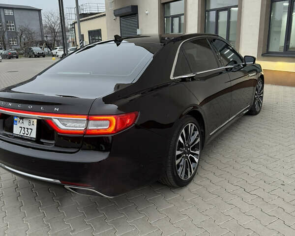 Черный Линкольн Континенталь, объемом двигателя 2.69 л и пробегом 167 тыс. км за 19800 $, фото 7 на Automoto.ua