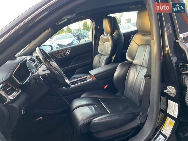 Черный Линкольн Континенталь, объемом двигателя 2.96 л и пробегом 79 тыс. км за 12800 $, фото 18 на Automoto.ua