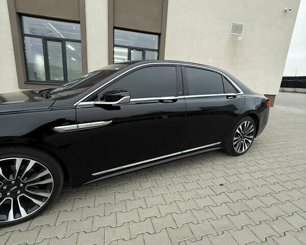 Черный Линкольн Континенталь, объемом двигателя 2.69 л и пробегом 167 тыс. км за 19800 $, фото 4 на Automoto.ua