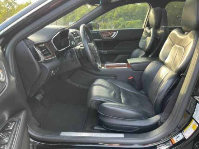 Черный Линкольн Континенталь, объемом двигателя 2.7 л и пробегом 42 тыс. км за 16200 $, фото 10 на Automoto.ua