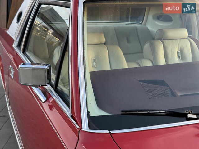 Червоний Лінкольн Континенталь, об'ємом двигуна 5.7 л та пробігом 129 тис. км за 97000 $, фото 27 на Automoto.ua