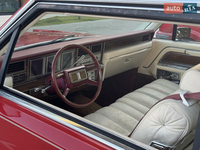 Червоний Лінкольн Континенталь, об'ємом двигуна 5.7 л та пробігом 129 тис. км за 97000 $, фото 28 на Automoto.ua