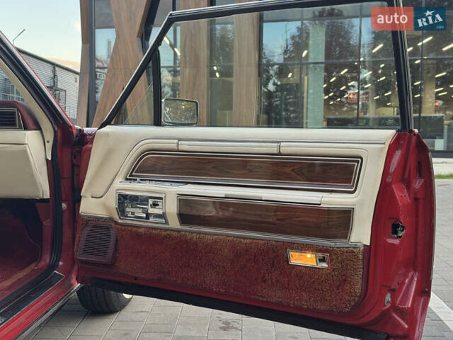 Червоний Лінкольн Континенталь, об'ємом двигуна 5.7 л та пробігом 129 тис. км за 97000 $, фото 46 на Automoto.ua