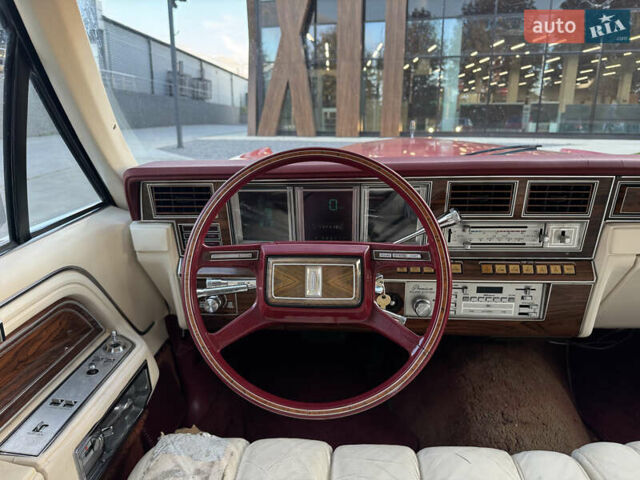 Червоний Лінкольн Континенталь, об'ємом двигуна 5.7 л та пробігом 129 тис. км за 97000 $, фото 35 на Automoto.ua