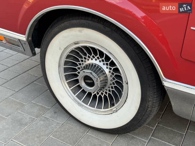 Червоний Лінкольн Континенталь, об'ємом двигуна 5.7 л та пробігом 129 тис. км за 97000 $, фото 6 на Automoto.ua