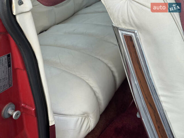 Червоний Лінкольн Континенталь, об'ємом двигуна 5.7 л та пробігом 129 тис. км за 97000 $, фото 49 на Automoto.ua