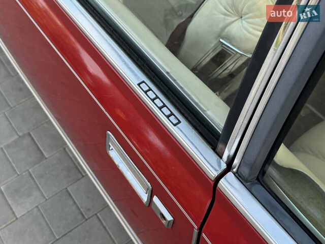 Червоний Лінкольн Континенталь, об'ємом двигуна 5.7 л та пробігом 129 тис. км за 97000 $, фото 12 на Automoto.ua
