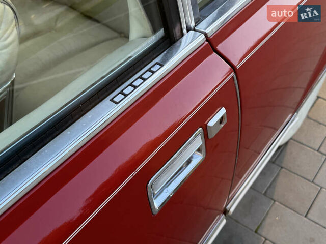 Червоний Лінкольн Континенталь, об'ємом двигуна 5.7 л та пробігом 129 тис. км за 97000 $, фото 9 на Automoto.ua