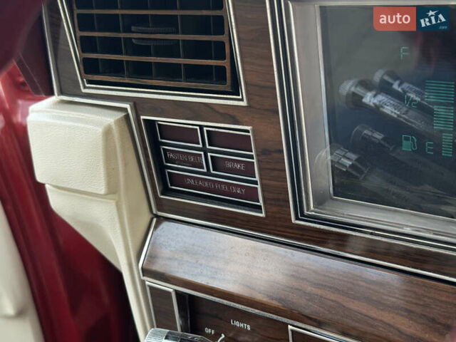 Червоний Лінкольн Континенталь, об'ємом двигуна 5.7 л та пробігом 129 тис. км за 97000 $, фото 39 на Automoto.ua