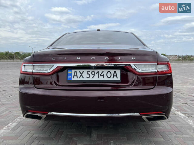Красный Линкольн Континенталь, объемом двигателя 2.69 л и пробегом 69 тыс. км за 19400 $, фото 5 на Automoto.ua