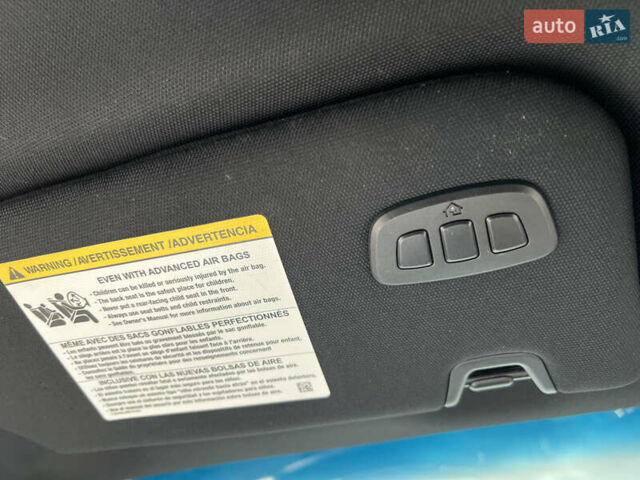 Красный Линкольн Континенталь, объемом двигателя 2.69 л и пробегом 69 тыс. км за 19400 $, фото 17 на Automoto.ua