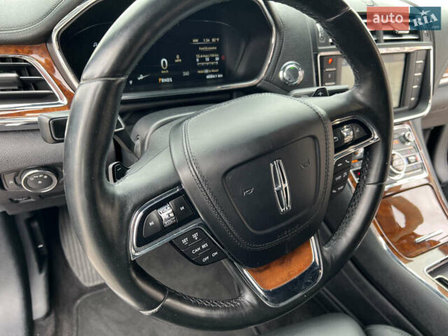 Красный Линкольн Континенталь, объемом двигателя 2.69 л и пробегом 69 тыс. км за 19400 $, фото 20 на Automoto.ua