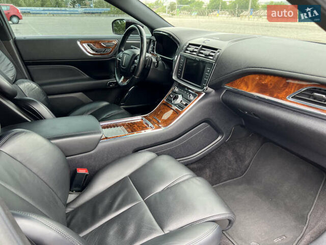 Красный Линкольн Континенталь, объемом двигателя 2.69 л и пробегом 69 тыс. км за 19400 $, фото 30 на Automoto.ua