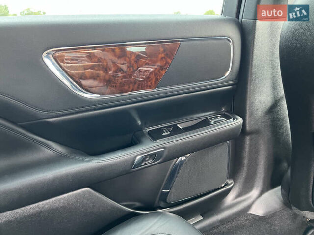 Красный Линкольн Континенталь, объемом двигателя 2.69 л и пробегом 69 тыс. км за 19400 $, фото 32 на Automoto.ua