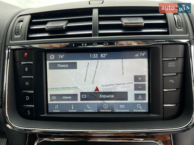 Красный Линкольн Континенталь, объемом двигателя 2.69 л и пробегом 69 тыс. км за 19400 $, фото 27 на Automoto.ua