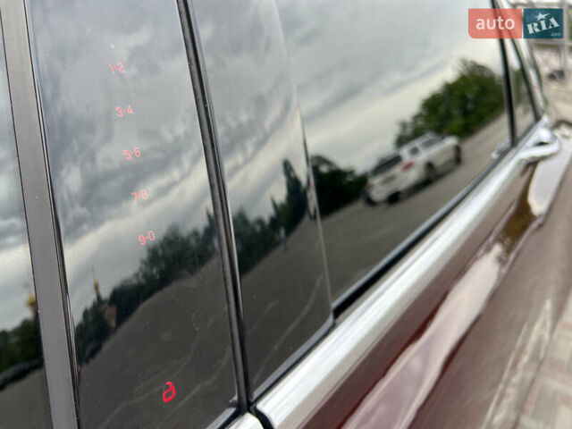 Красный Линкольн Континенталь, объемом двигателя 2.69 л и пробегом 69 тыс. км за 19400 $, фото 12 на Automoto.ua