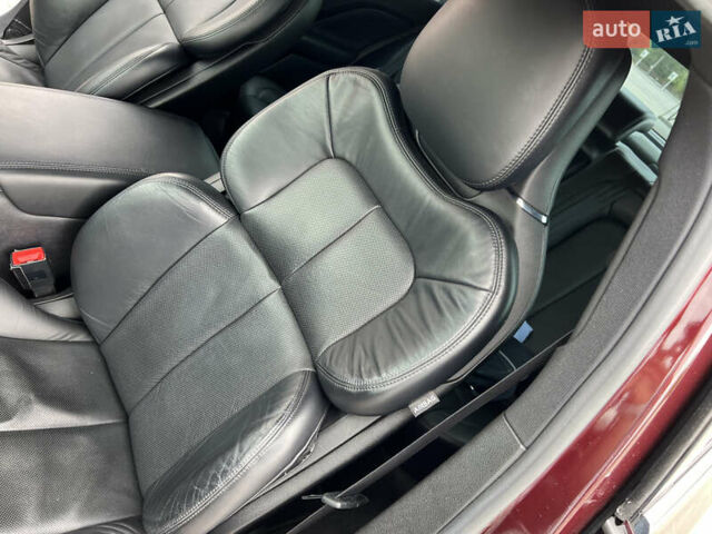 Красный Линкольн Континенталь, объемом двигателя 2.69 л и пробегом 69 тыс. км за 19400 $, фото 19 на Automoto.ua