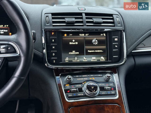 Красный Линкольн Континенталь, объемом двигателя 3.73 л и пробегом 110 тыс. км за 13300 $, фото 39 на Automoto.ua