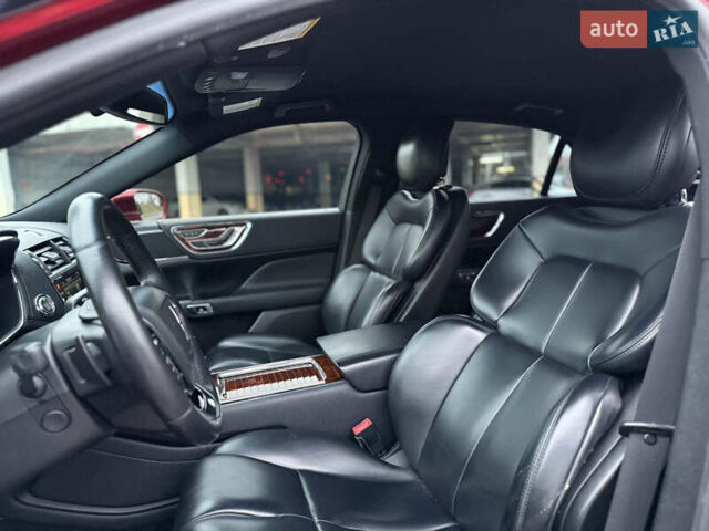 Красный Линкольн Континенталь, объемом двигателя 3.73 л и пробегом 110 тыс. км за 13300 $, фото 31 на Automoto.ua