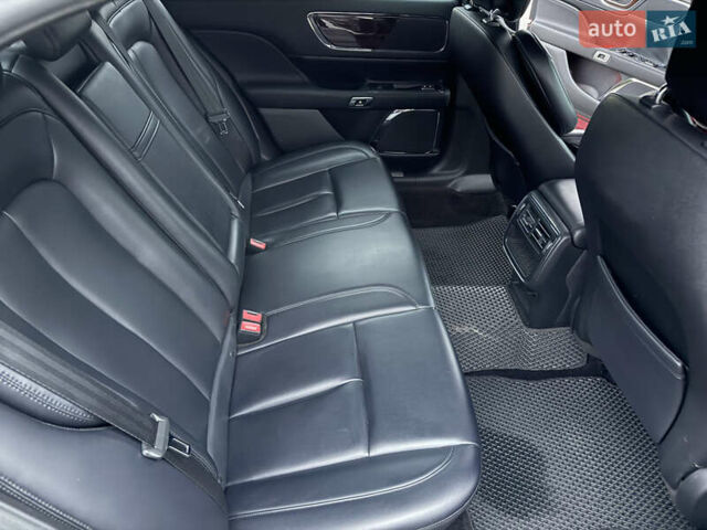 Красный Линкольн Континенталь, объемом двигателя 3.73 л и пробегом 110 тыс. км за 13300 $, фото 43 на Automoto.ua