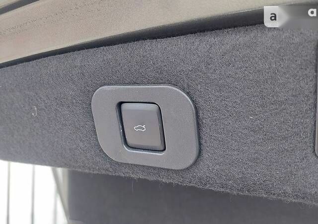 Линкольн Континенталь, объемом двигателя 3 л и пробегом 71 тыс. км за 22499 $, фото 28 на Automoto.ua