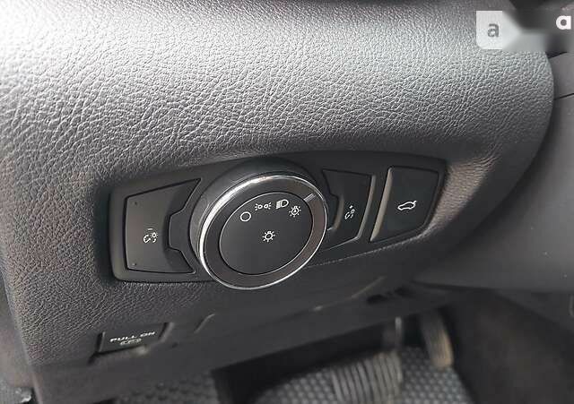 Линкольн Континенталь, объемом двигателя 3 л и пробегом 71 тыс. км за 22499 $, фото 10 на Automoto.ua