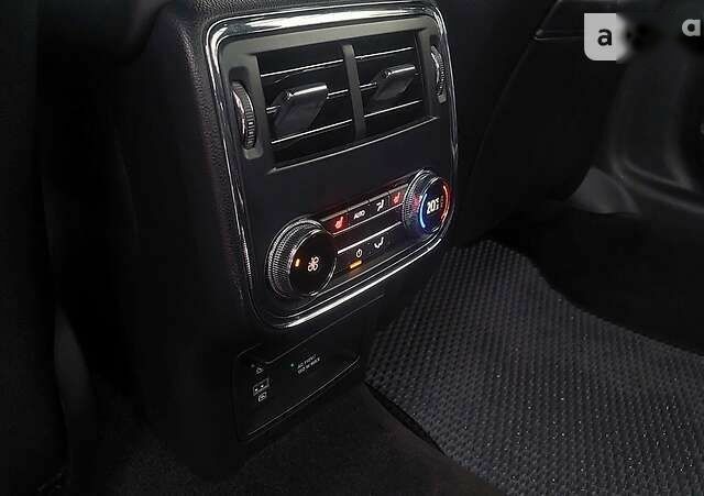 Линкольн Континенталь, объемом двигателя 3 л и пробегом 71 тыс. км за 22499 $, фото 23 на Automoto.ua