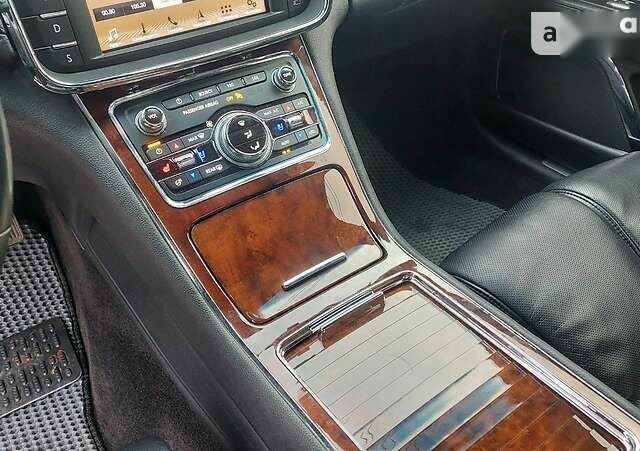 Линкольн Континенталь, объемом двигателя 3 л и пробегом 71 тыс. км за 22499 $, фото 15 на Automoto.ua