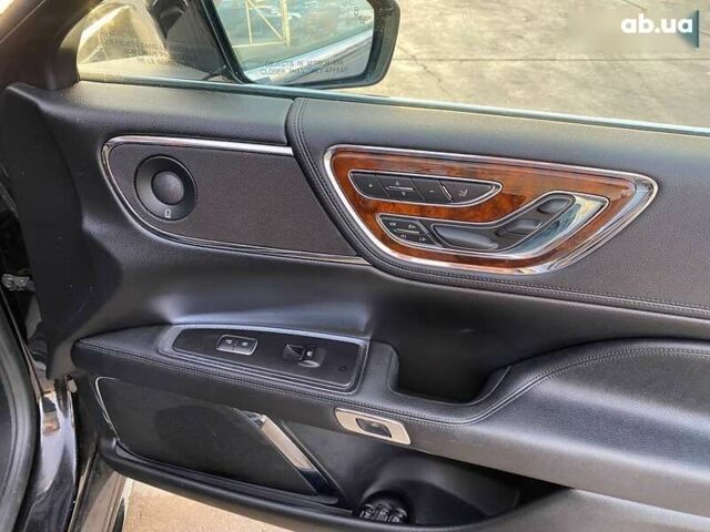 Линкольн Континенталь, объемом двигателя 3 л и пробегом 79 тыс. км за 12800 $, фото 9 на Automoto.ua