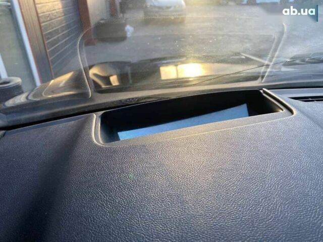 Линкольн Континенталь, объемом двигателя 3 л и пробегом 79 тыс. км за 12800 $, фото 16 на Automoto.ua