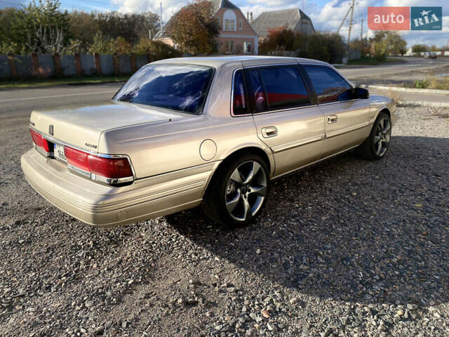 Желтый Линкольн Континенталь, объемом двигателя 3.8 л и пробегом 200 тыс. км за 4500 $, фото 4 на Automoto.ua