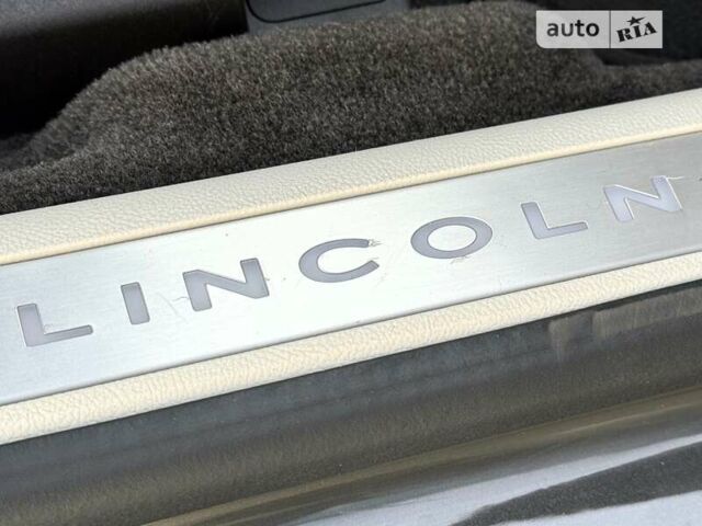Сірий Лінкольн Континенталь, об'ємом двигуна 3 л та пробігом 119 тис. км за 26500 $, фото 45 на Automoto.ua