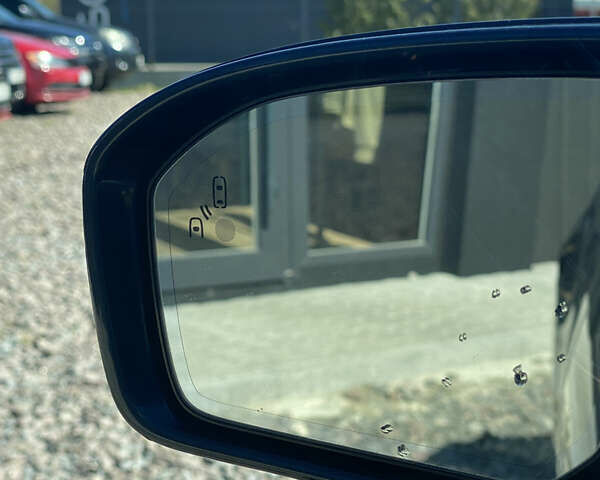 Синий Линкольн Континенталь, объемом двигателя 2.96 л и пробегом 67 тыс. км за 19900 $, фото 15 на Automoto.ua