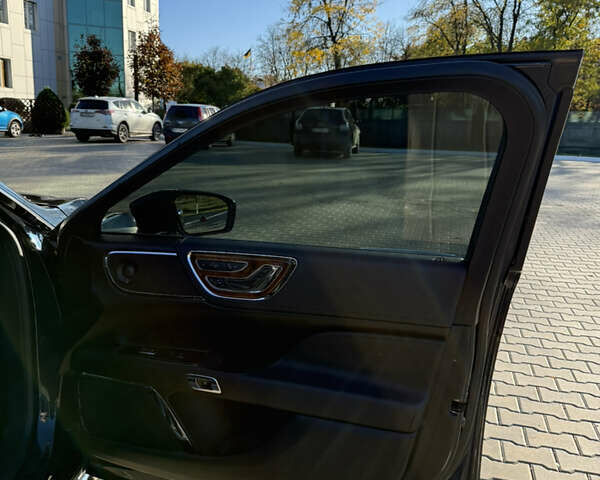 Синий Линкольн Континенталь, объемом двигателя 2.96 л и пробегом 108 тыс. км за 18500 $, фото 16 на Automoto.ua