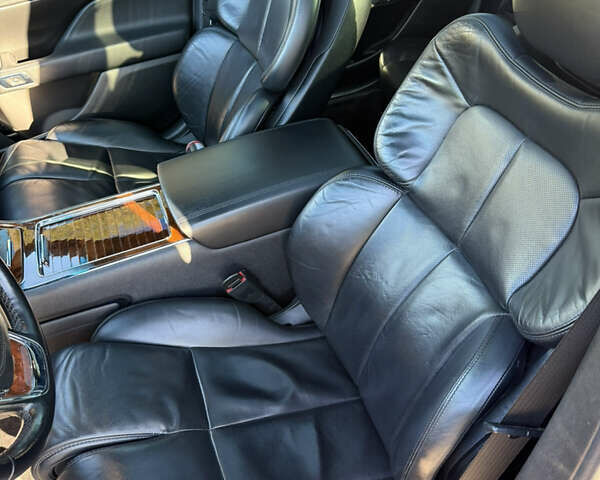 Синий Линкольн Континенталь, объемом двигателя 2.96 л и пробегом 108 тыс. км за 18500 $, фото 13 на Automoto.ua