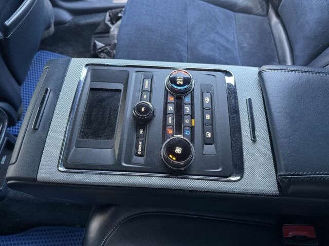 Синий Линкольн Континенталь, объемом двигателя 3 л и пробегом 215 тыс. км за 25000 $, фото 4 на Automoto.ua