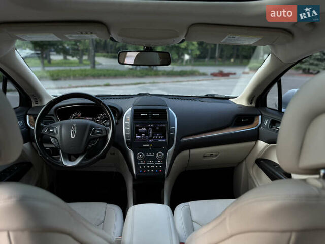 Білий Лінкольн МКС, об'ємом двигуна 2.26 л та пробігом 126 тис. км за 15200 $, фото 19 на Automoto.ua