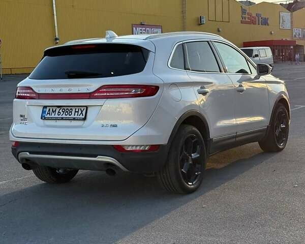 Белый Линкольн МКС, объемом двигателя 2 л и пробегом 188 тыс. км за 14700 $, фото 12 на Automoto.ua