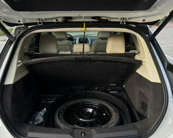 Білий Лінкольн МКС, об'ємом двигуна 2.26 л та пробігом 126 тис. км за 15200 $, фото 25 на Automoto.ua