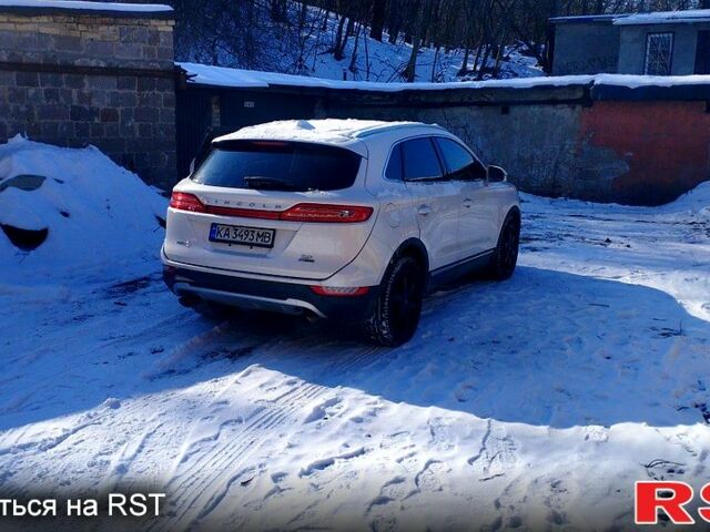 Белый Линкольн МКС, объемом двигателя 2 л и пробегом 129 тыс. км за 12499 $, фото 6 на Automoto.ua