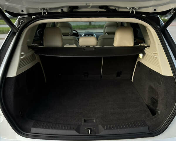 Білий Лінкольн МКС, об'ємом двигуна 2.26 л та пробігом 126 тис. км за 15200 $, фото 26 на Automoto.ua