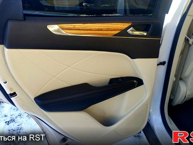Белый Линкольн МКС, объемом двигателя 2 л и пробегом 129 тыс. км за 12499 $, фото 9 на Automoto.ua