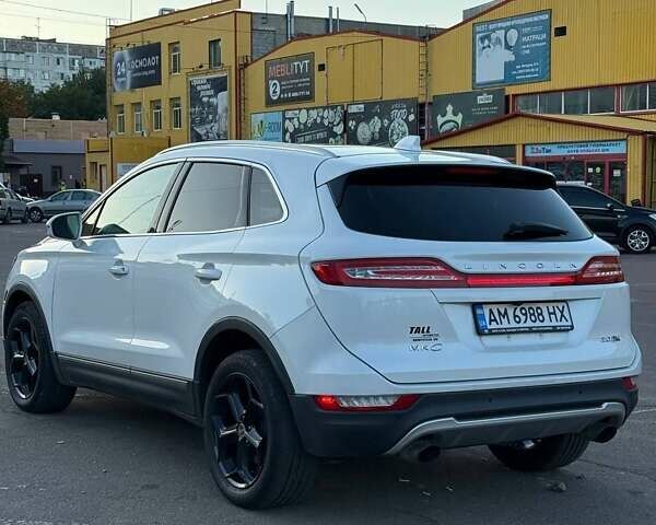 Белый Линкольн МКС, объемом двигателя 2 л и пробегом 188 тыс. км за 14700 $, фото 4 на Automoto.ua